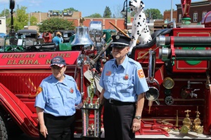 Best of Show Non-Ford - 1924 American LaFrance Fire Truck
